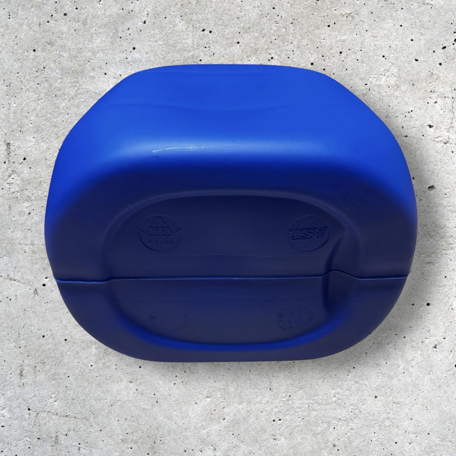 Set of 3 blue plastic 30L jerry cans by Jordan & Jordan, durable containers for secure food and chemical storage, DIN 61 compliant.