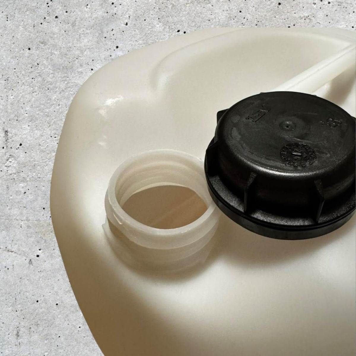Lot de 4 Bidons Plastique 20 L avec Bouchon et Robinet Verseur – Résistant pour Liquides Alimentaires et Chimiques